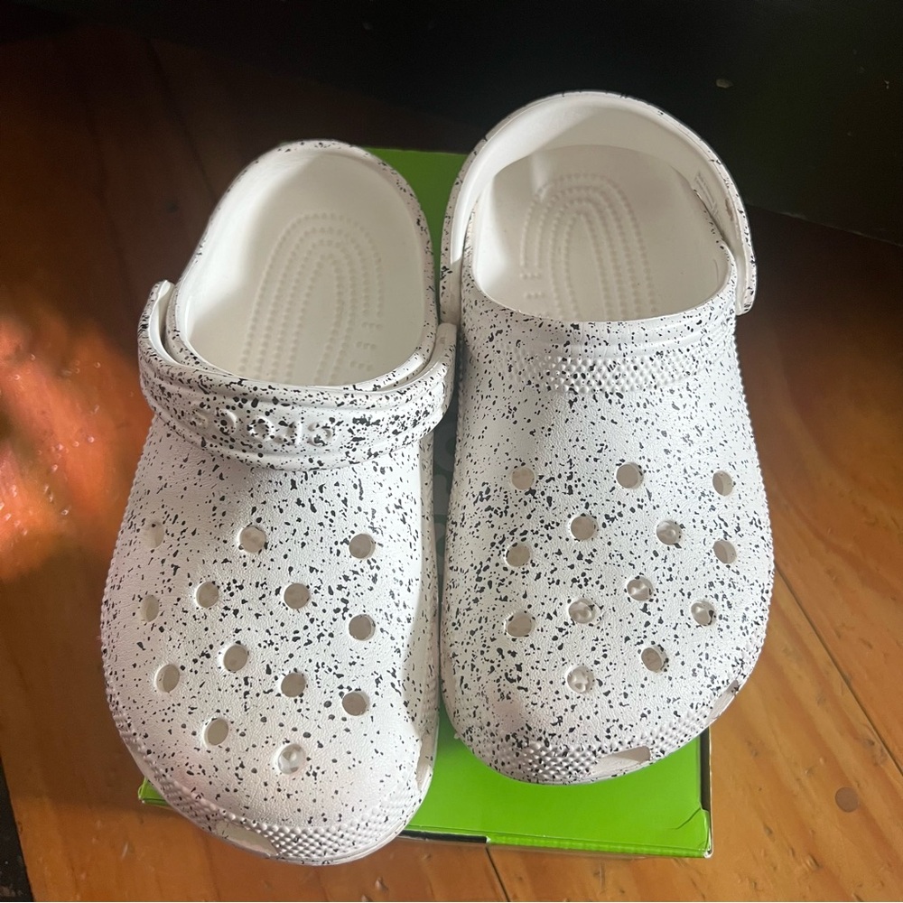 CROCS White and Black‎ Speckle